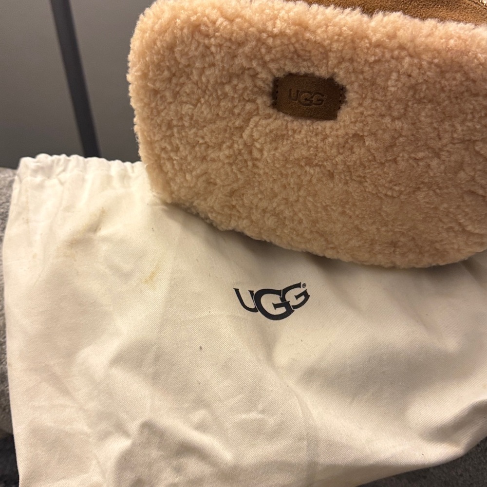 UGG Cream Plush Crossbody Bag with Leather Accents - Picture 8 of 8